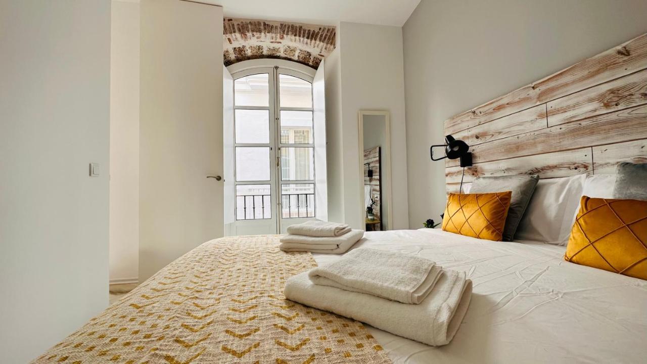 Apartamentos Gadir Centro カディス エクステリア 写真