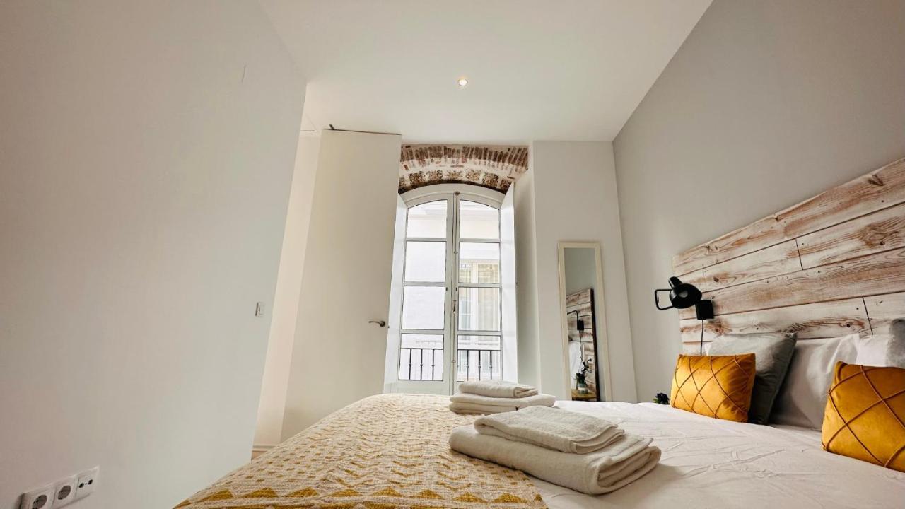 Apartamentos Gadir Centro カディス エクステリア 写真