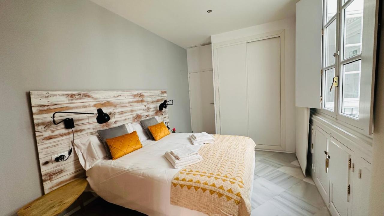 Apartamentos Gadir Centro カディス エクステリア 写真