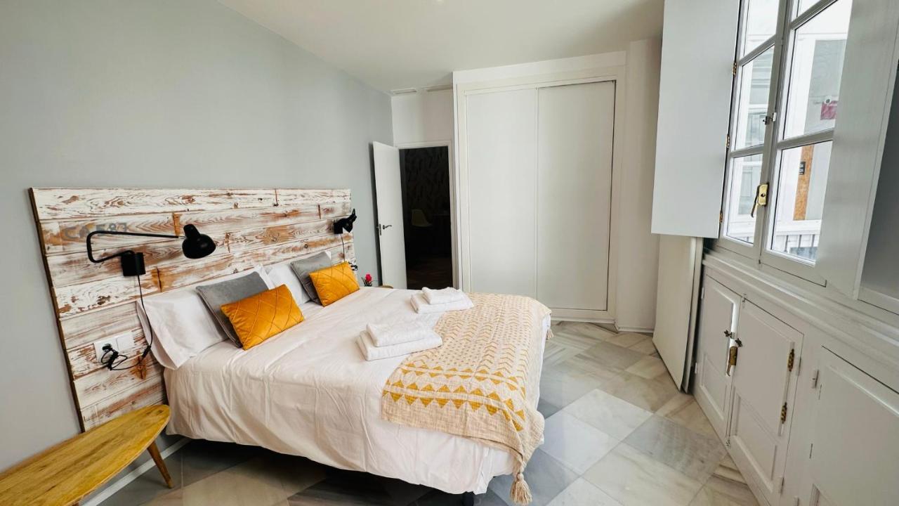 Apartamentos Gadir Centro カディス エクステリア 写真